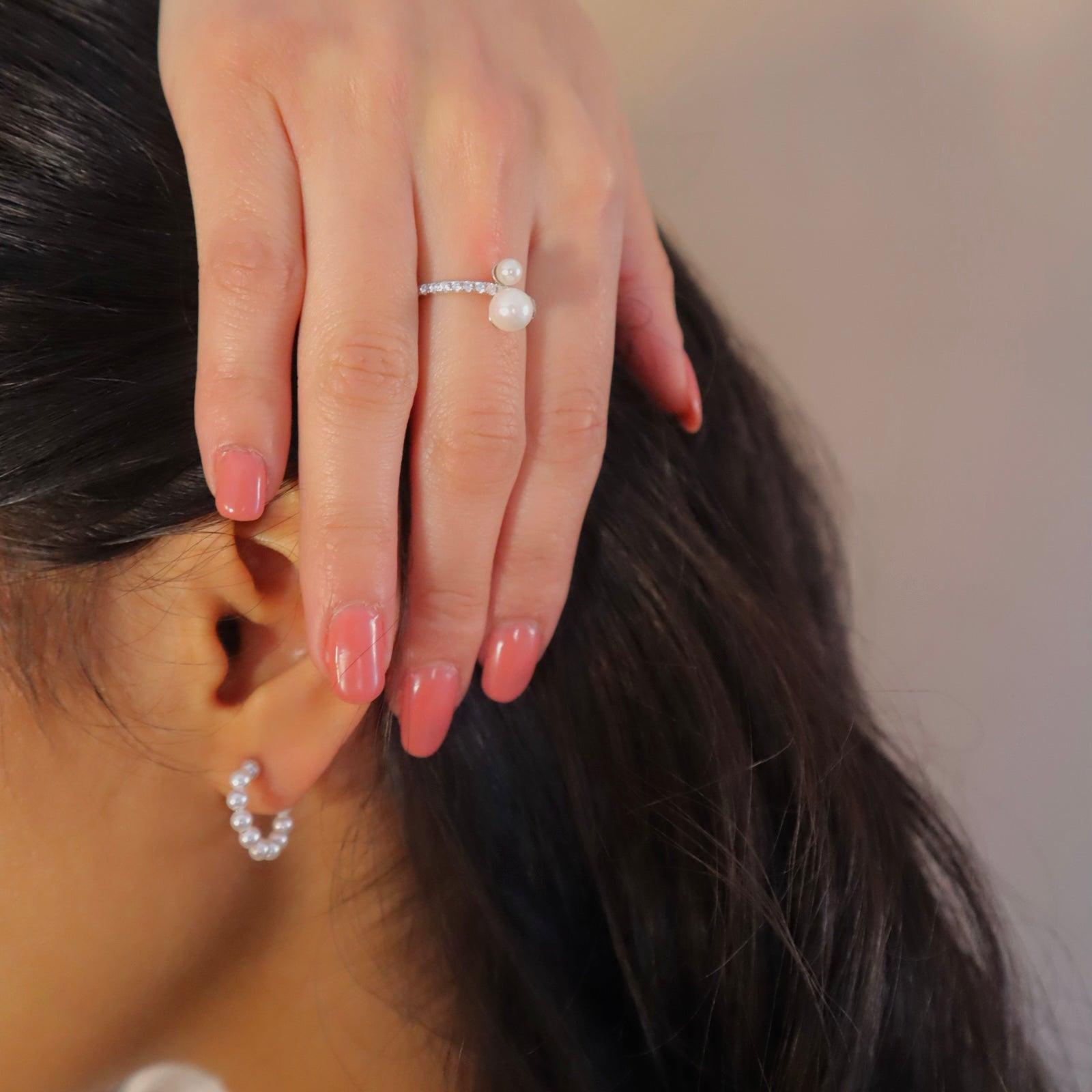 Crescent Pearl Earrings - Allyzure