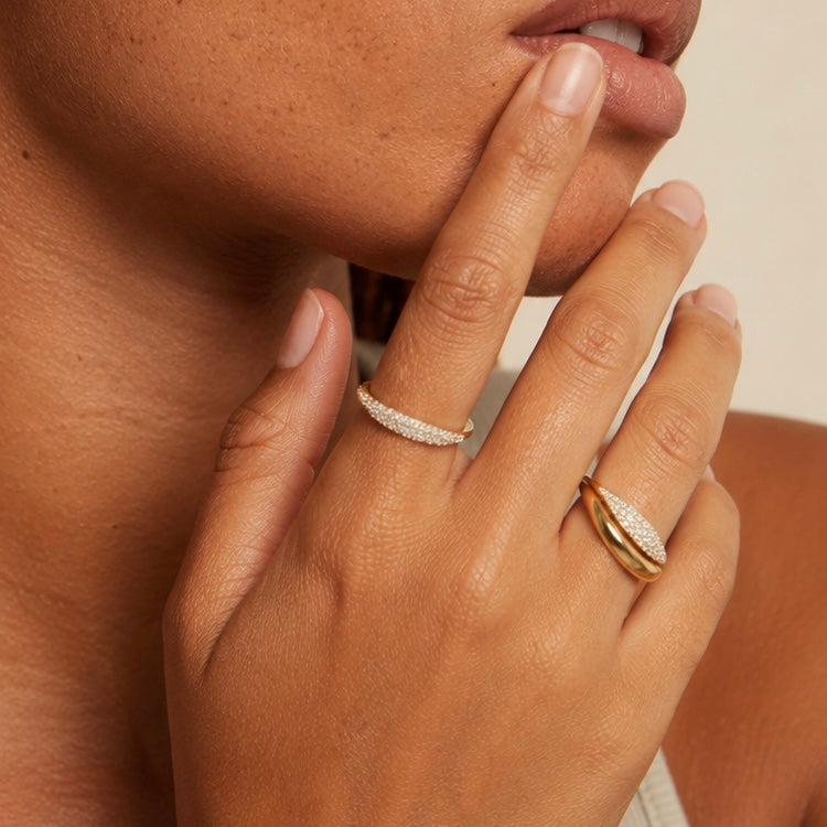 Pavé Chic Signet Ring Allyzure